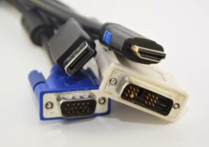Monitor bemenet ellenőrzése: HDMI, DVI, VGA, DP csatlakozók